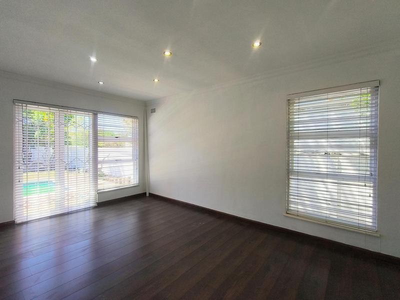 To Let 4 Bedroom Property for Rent in Table View Western Cape